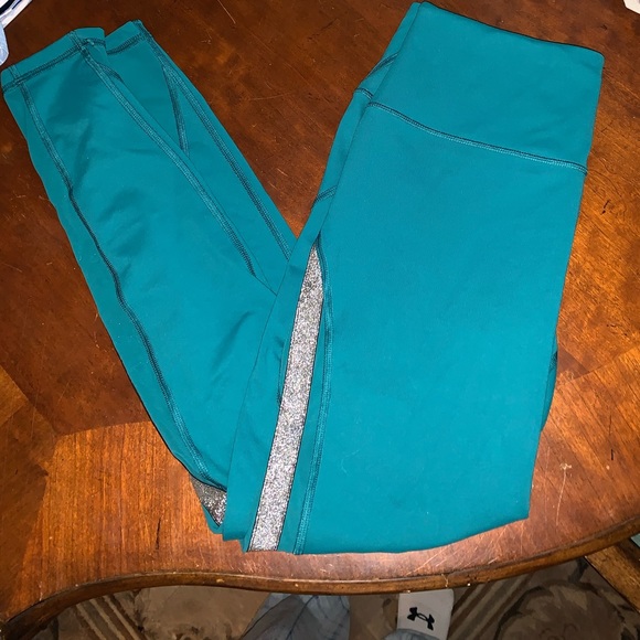 Victoria’s secret leggings - Picture 2 of 3